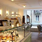 Zogbi Hospitality 4 Apartment